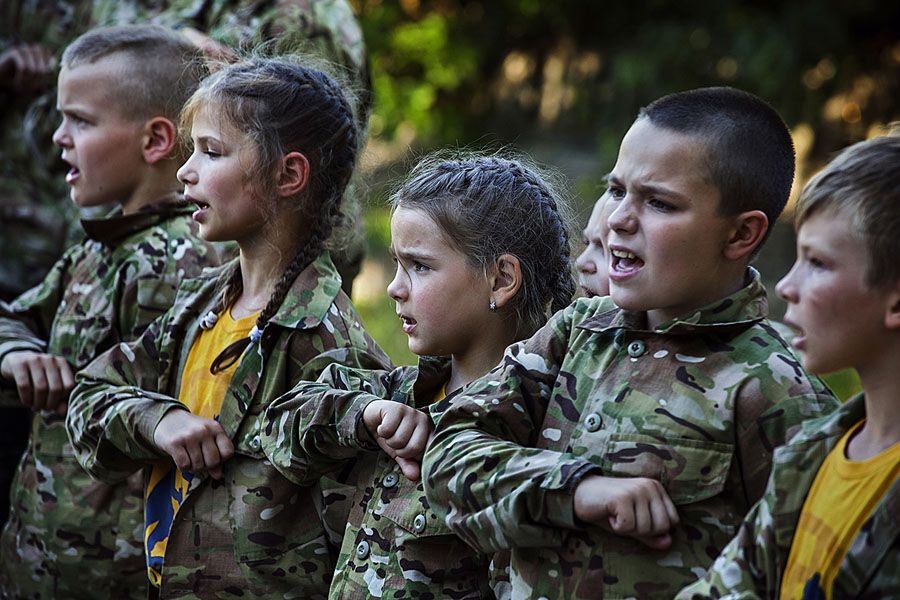 Otroški poletni tabor bataljona Azov. Foto: Alex Masi, Unicef.de
