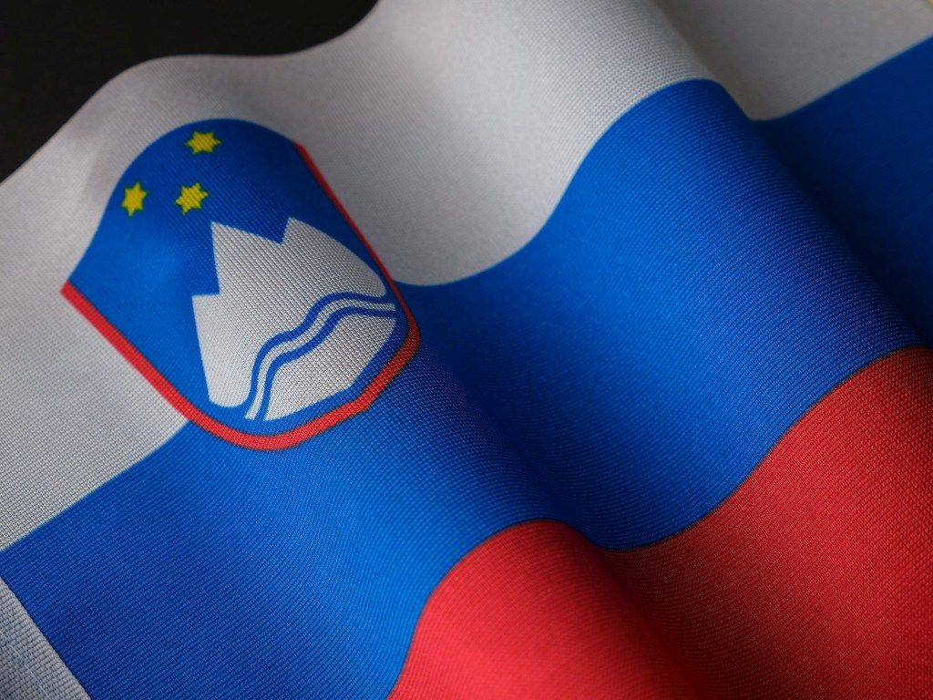 Slovenska zastava | Foto: Engin Akyurt (Unsplash)